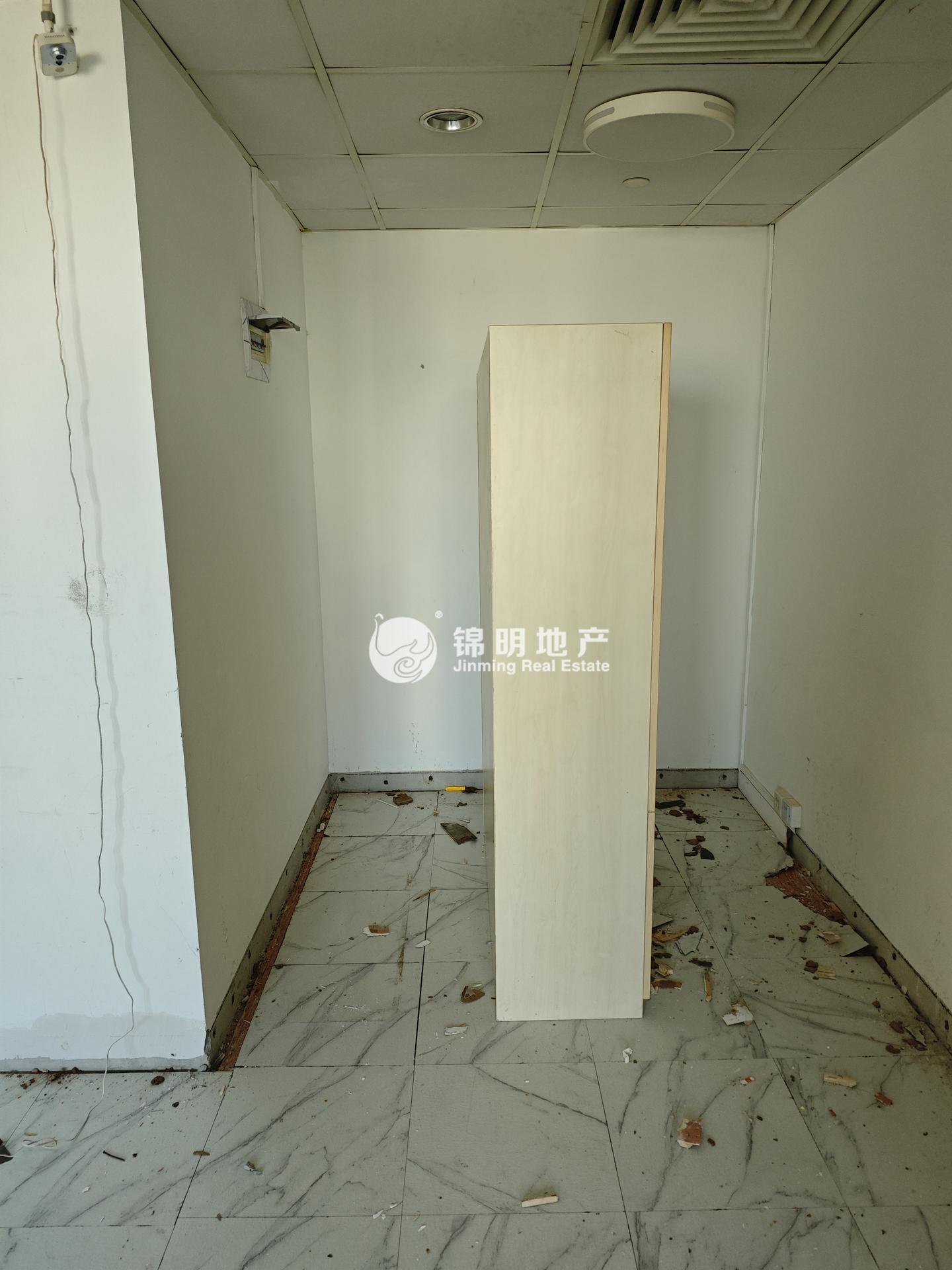 光新浦发广场95平米写字楼出租